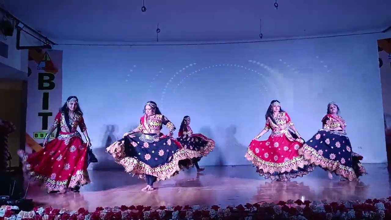 NAGADA SANG DHOL | DHOLIDA | JHUME RE GORI | KHALASI  College dance performance