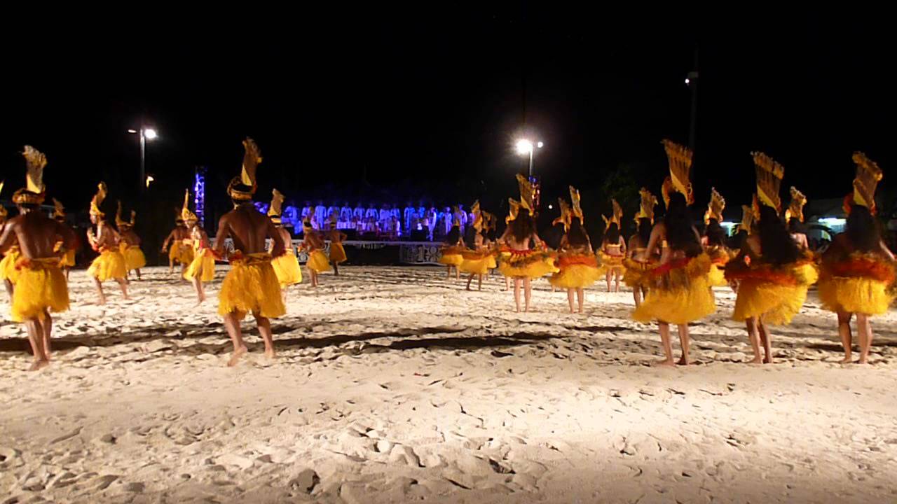O Marama live Bora Bora heiva 2012 : danse costume 4