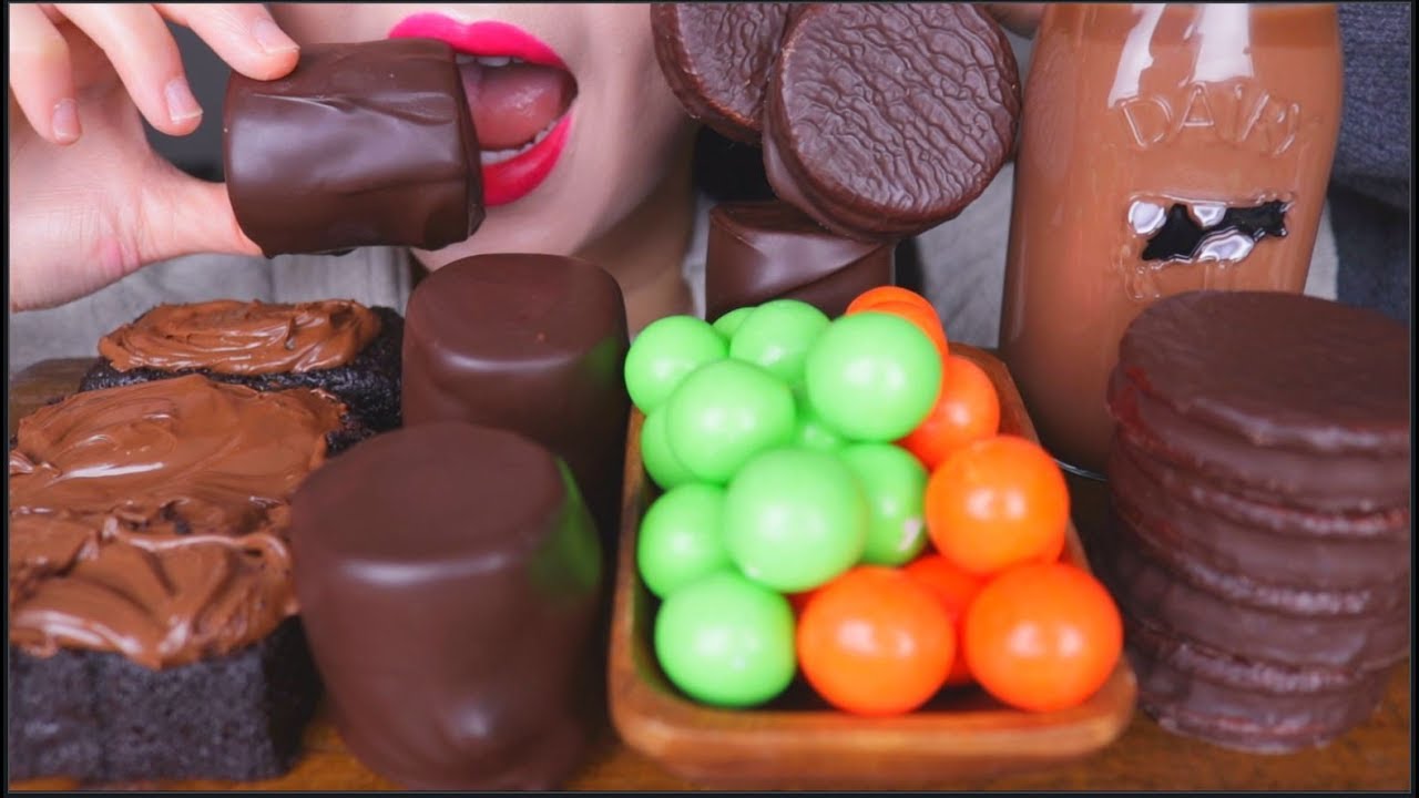 ASMR CHOCOLATE BALLS | NUTELLA CAKE | CHOC MARSHMALLOWS | WAGON WHEELS | HOT COCOA | EATING SOUNDS
