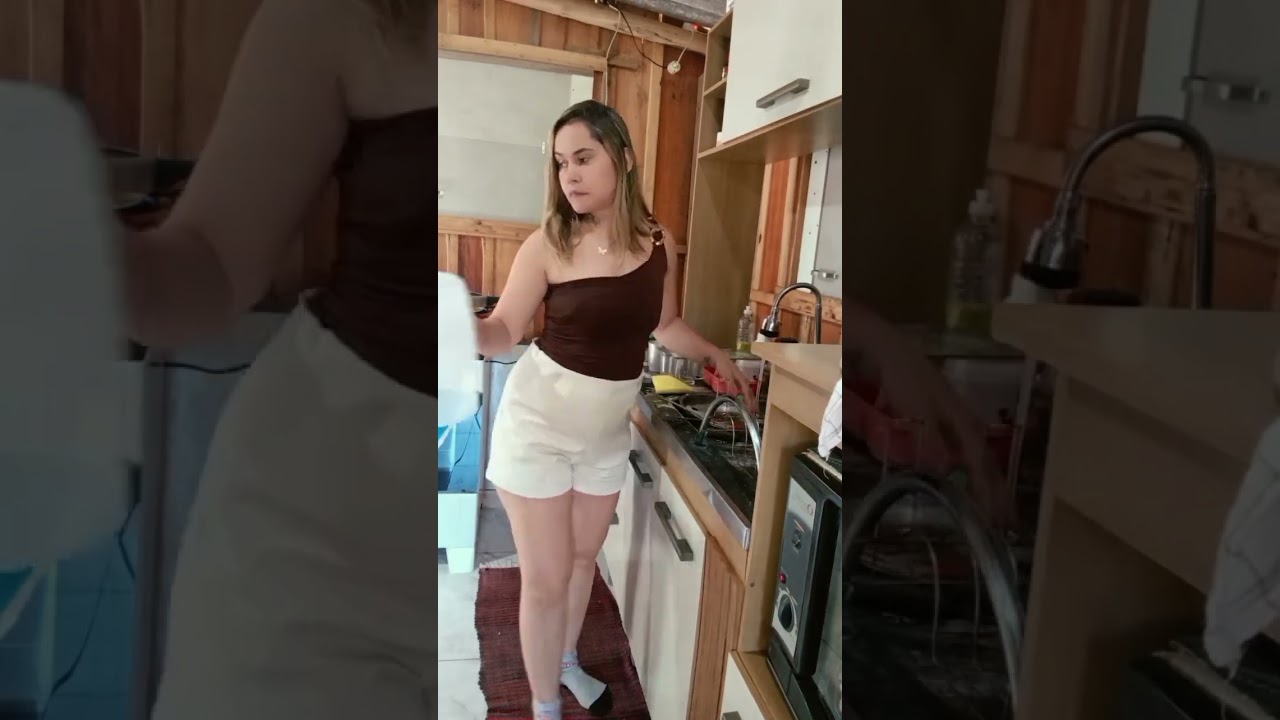 #shorts #limpeza #donadecasa #humor #maesolo #hoje #shortsvideoviral #creator #viral