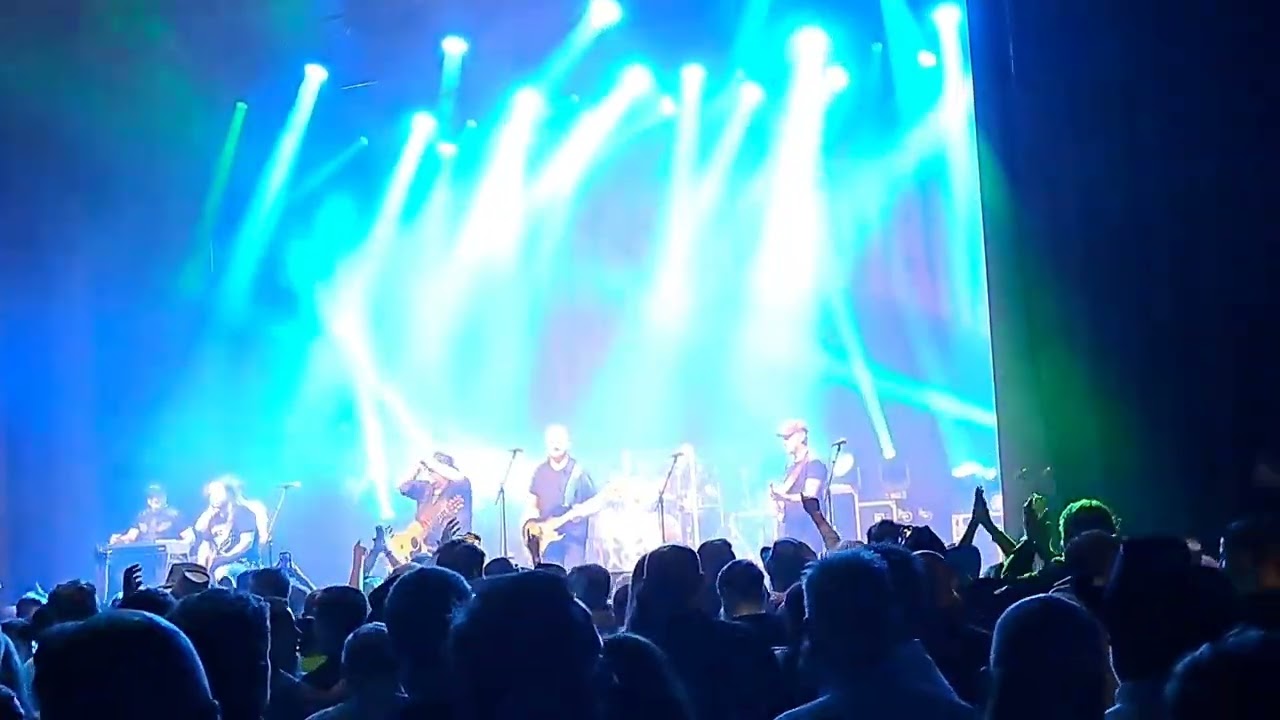 Vassendgutane Ungkar med Dobbeltseng/ Carina Dahl med Best på fest