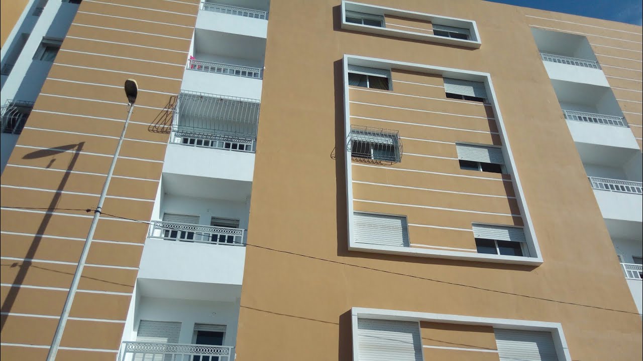 شقق للبيع بمساحات مختلفة بالسكن المتوسط حي المجد طنجة والعرض محدود سارعو