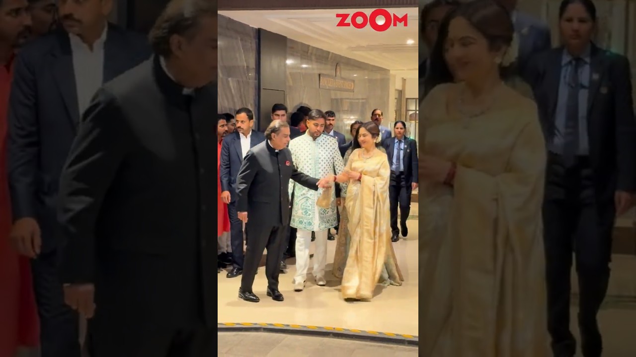 Mukesh Ambani HOLDS wife Nita Ambani's hand as he poses for paps at Arjun Tendulkar's wedding 😍