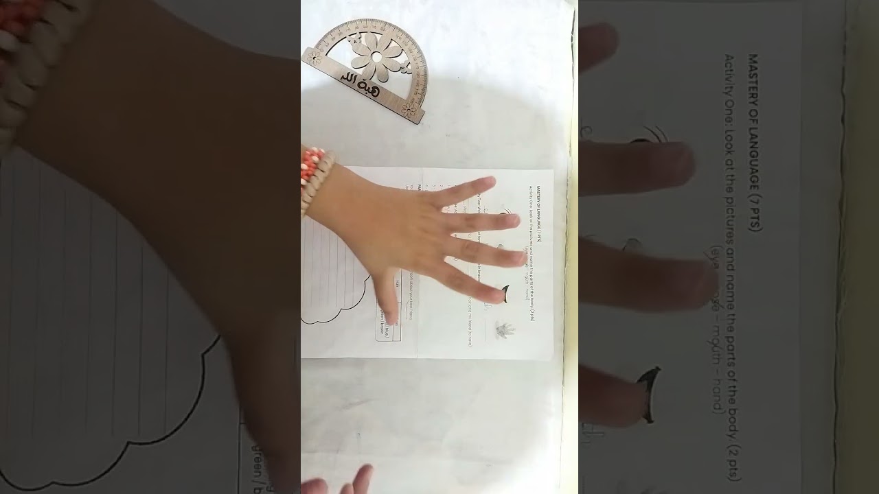 فرض اللغه الانجليزيه للفصل الاول للسنه الثانيه متوسط لمدرسه مفدي زكرياء