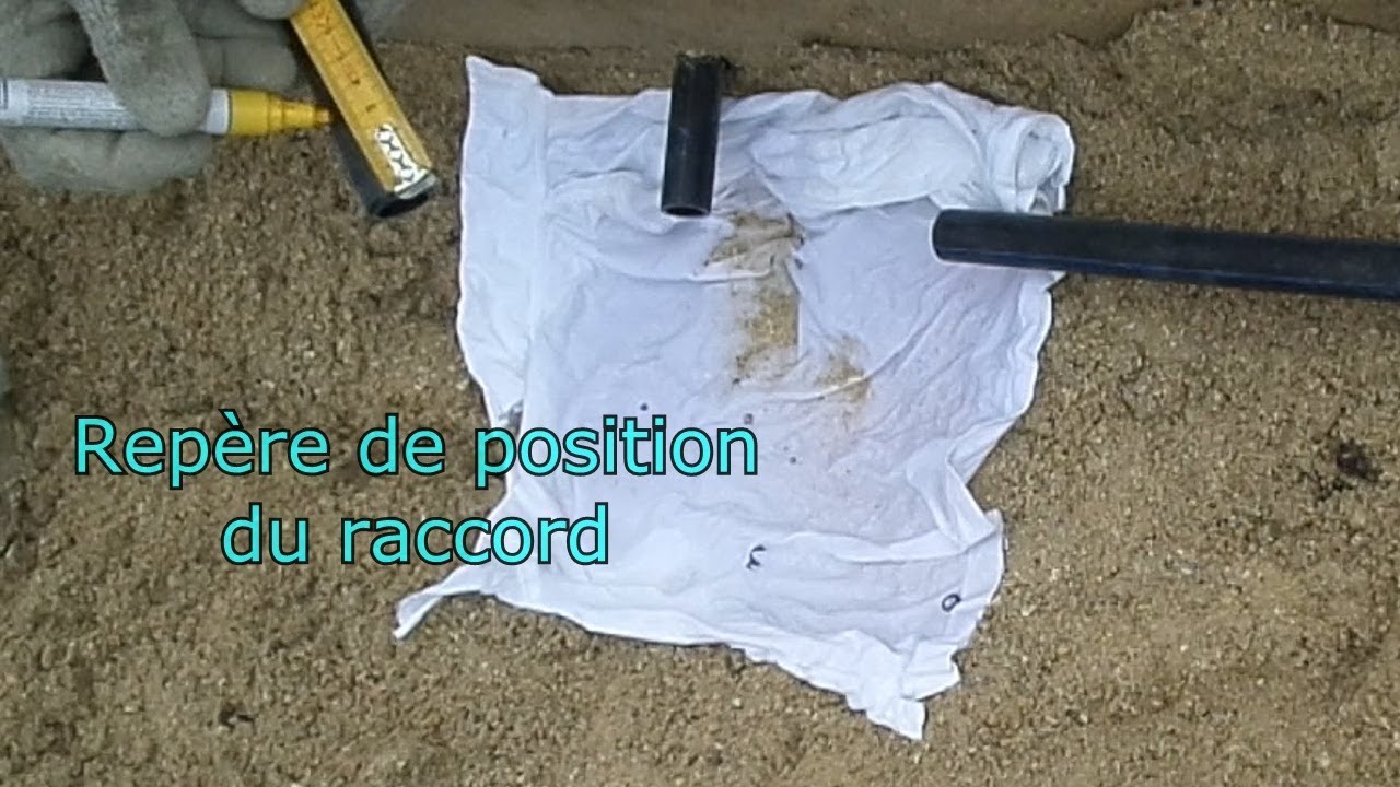 Comment réparer une fuite d'eau sur un coude laiton / PE ?