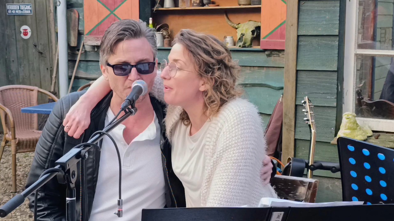 Paul, Laura & Bastiaan Lap - Past The Point Of Rescue (Celtic Thunder, 2012)