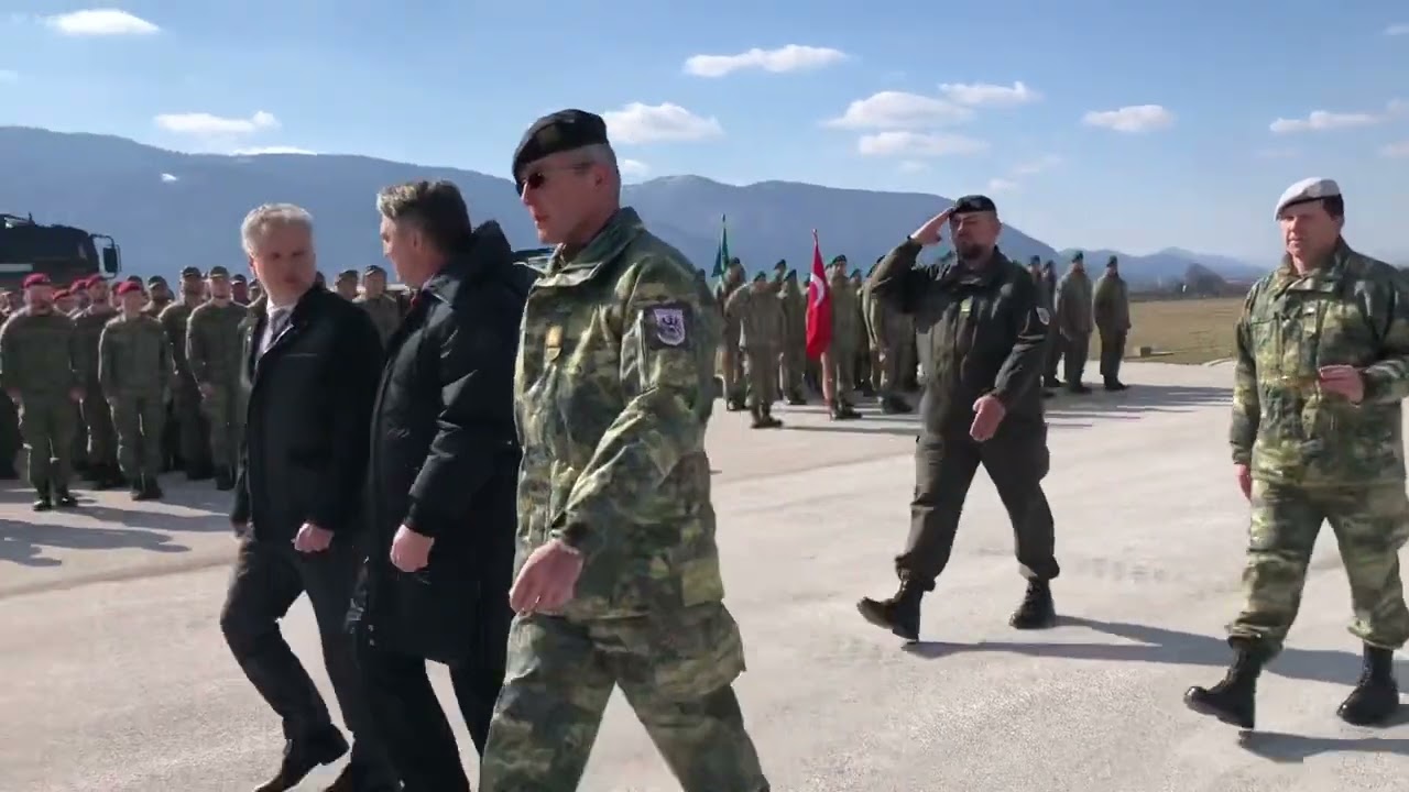 Postrojavanje dodatnih snaga EUFOR-a u bazi u Butmiru