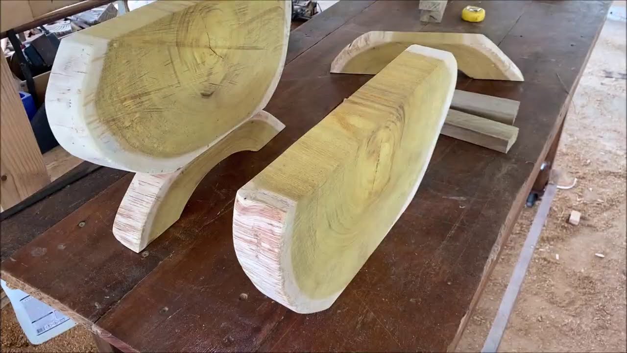 FEITO COM TRONCO DE MADEIRA - HECHO CON TRONCO DE MADERA - MADE WITH WOODEN TRUNK