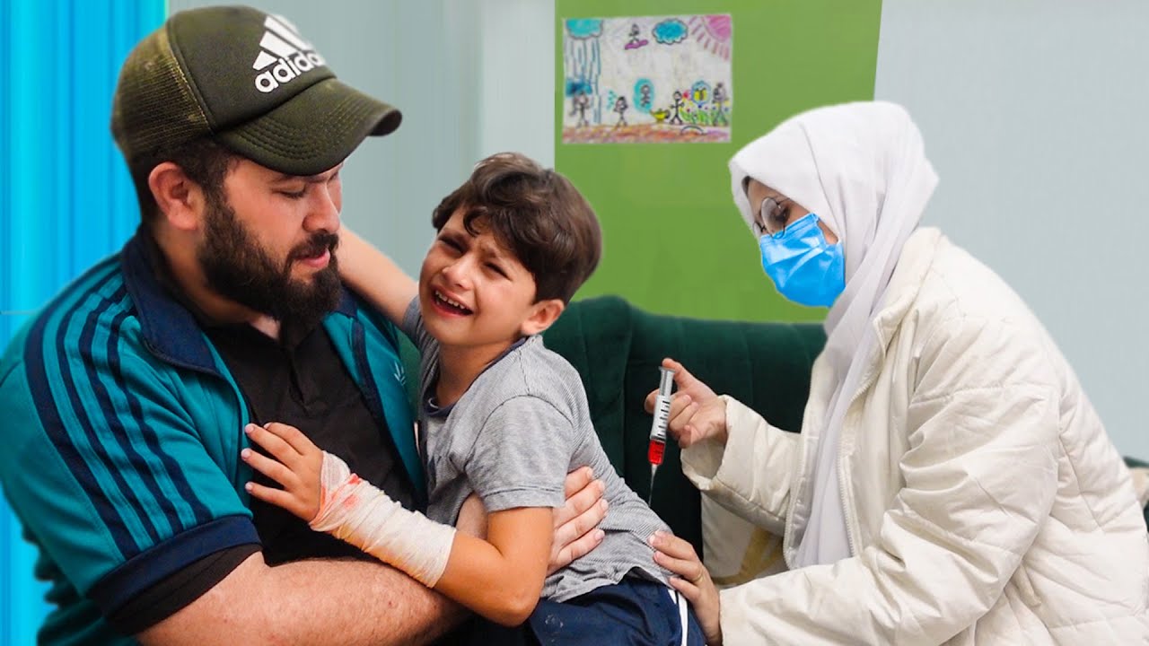 دكتوره تنقذذ طفل انحرررق _دكتور تتدخل ويعطيه ابره💉 غصب عنه