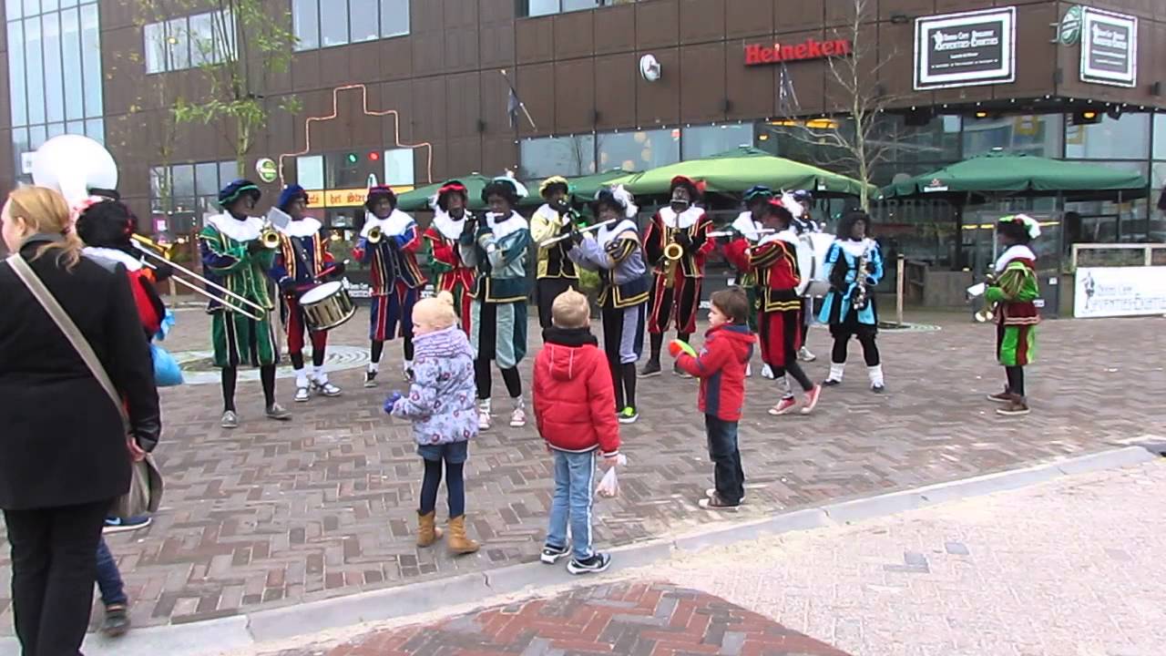Zwarte piet zondag  Drumfanfare TTH