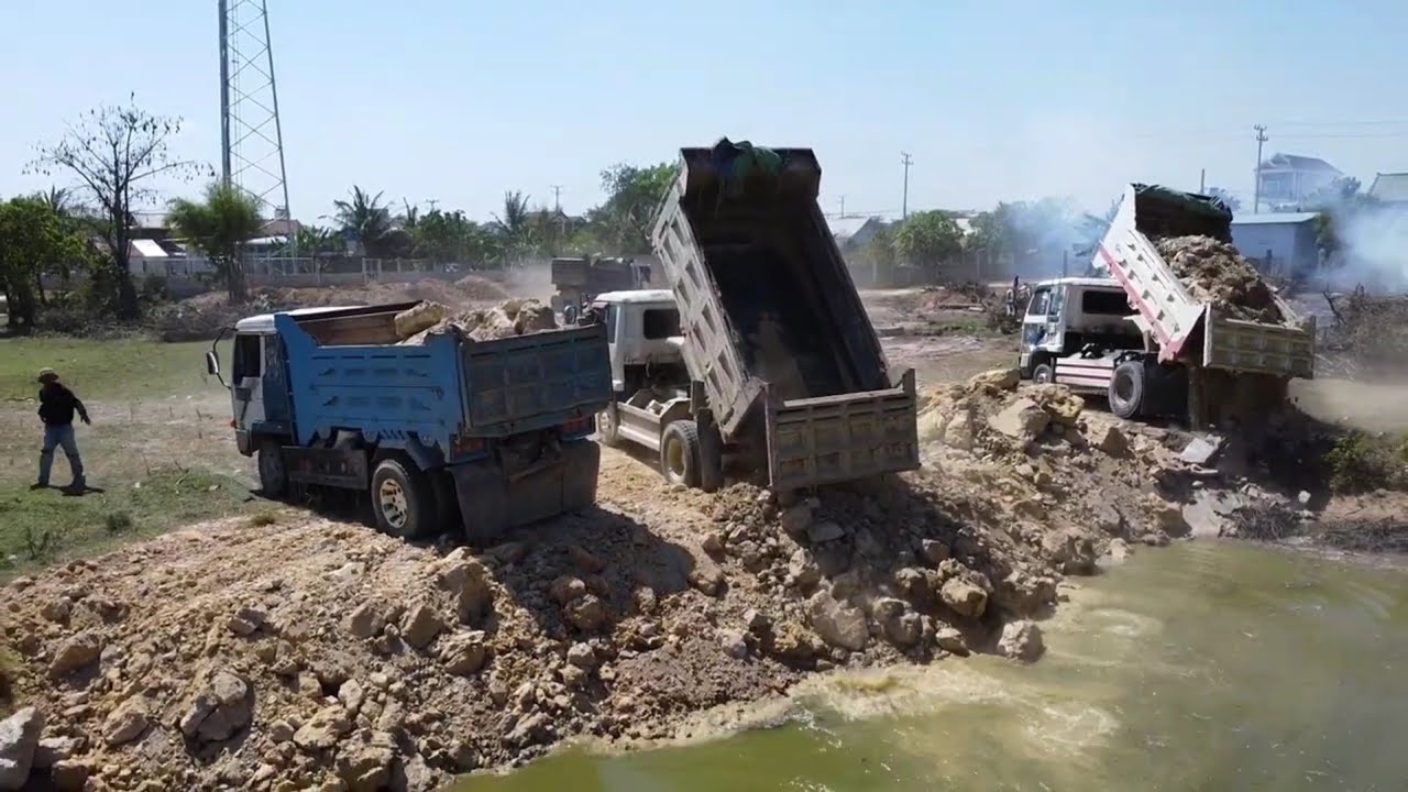 First Start New Project!! Activities of the 5-ton trucks pour soil & pushing soil by Dozer D20P