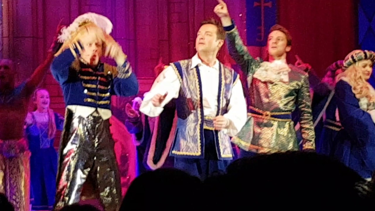 I SAW STEPHEN MULHERN in DICK WHITTINGTON!! - Christian Liam Special