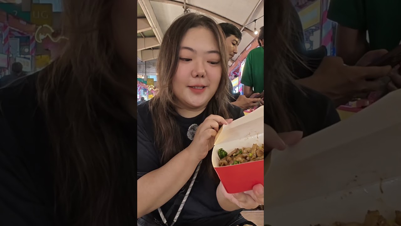 Пробуем фирменное жареное кватиау в Индонезии 🇮🇩 #streetfood #foodreview