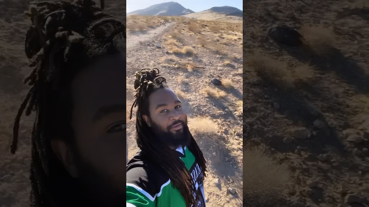Ready 2 hike w/ @tionnaaura & Griffindor #nevada #desert #hike #tourlife #420 #aura #bluediamond