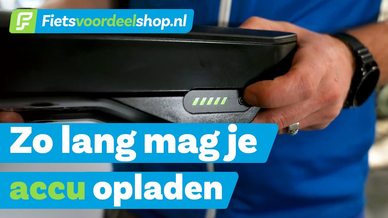 Hoe lang mag ik de accu van mijn e-bike aan de lader laten?