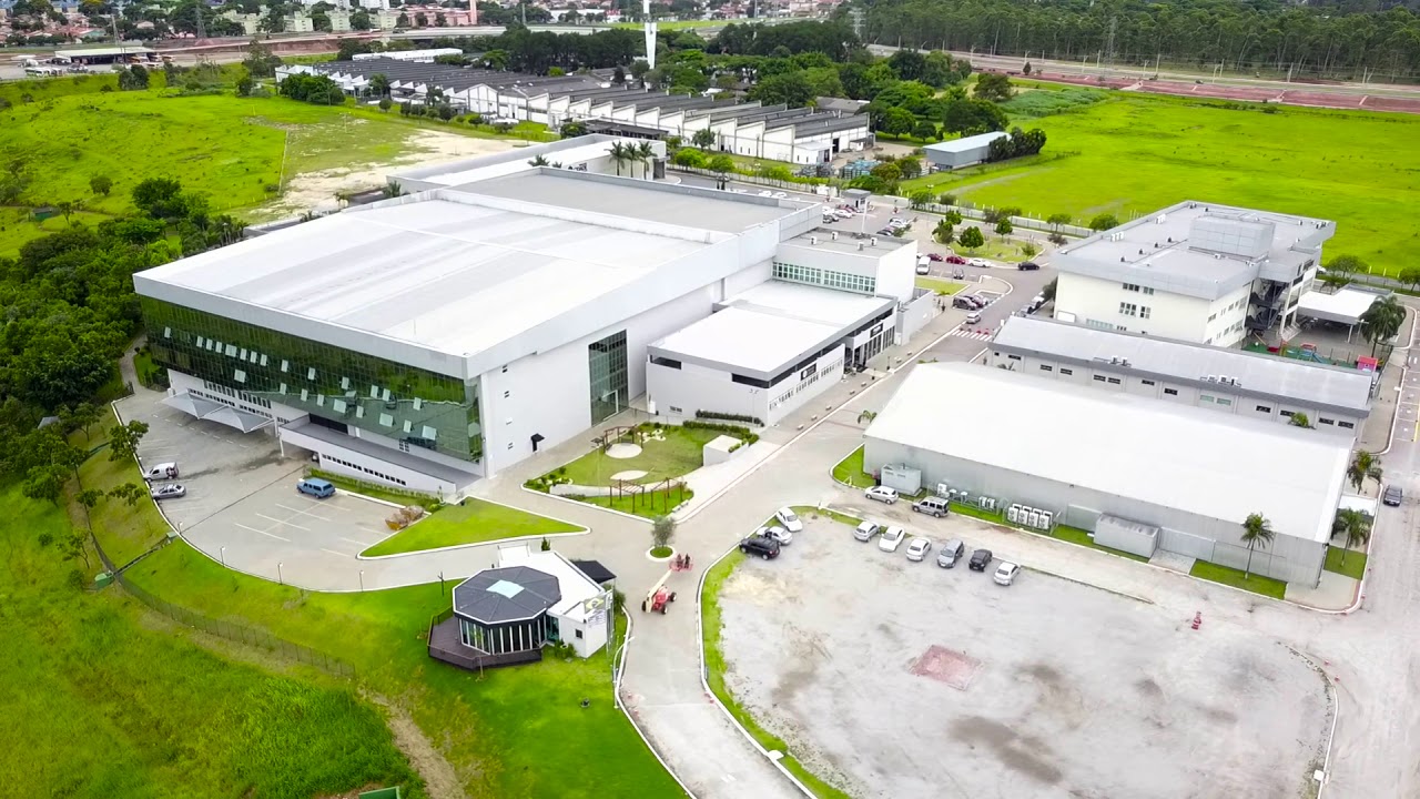 Drone filma a PIB de São José dos Campos. Igreja da Cidade.