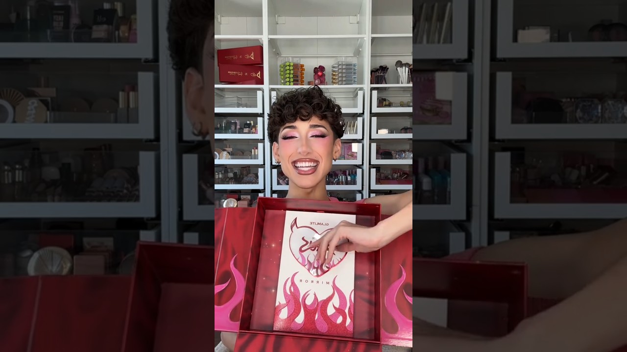 Introducing my mirror!! Part of my DAUS X GLAMLITE collection! Me: &lrm;⁨@Daus_Mendoza⁩&nbsp;#makeup #beauty
