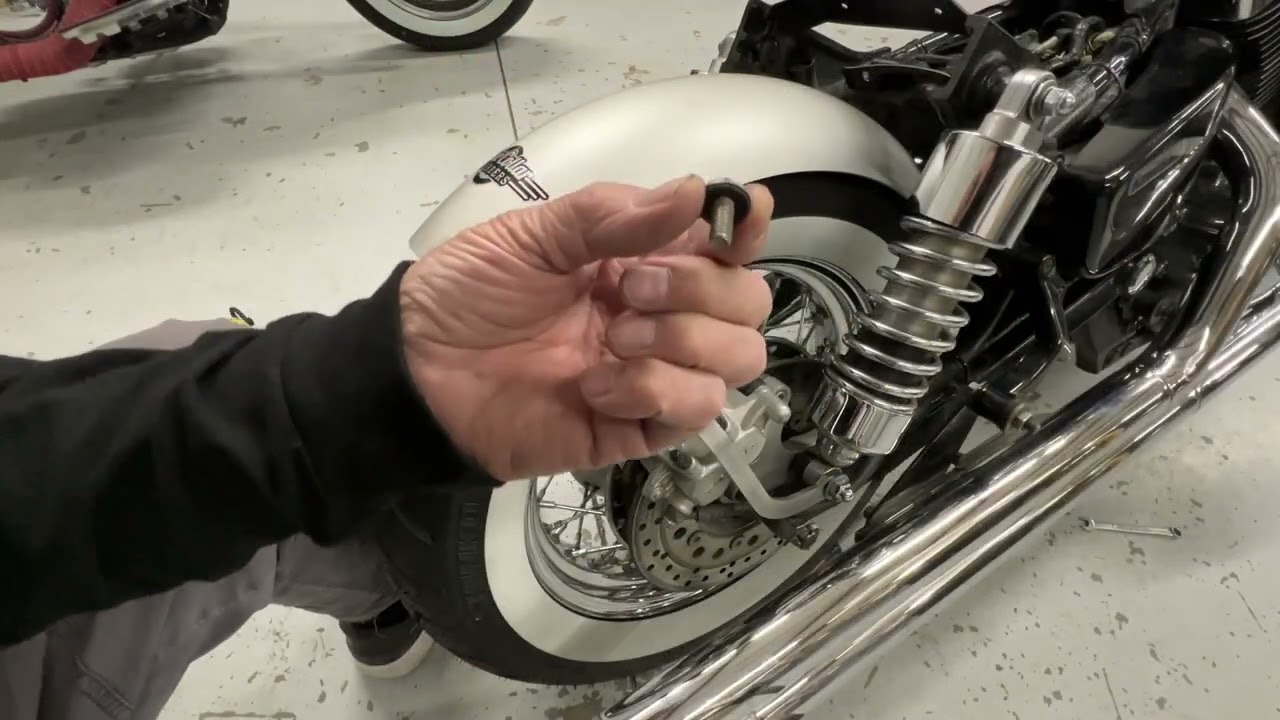 Rear Fender Install  - Kawasaki Vulcan 1500