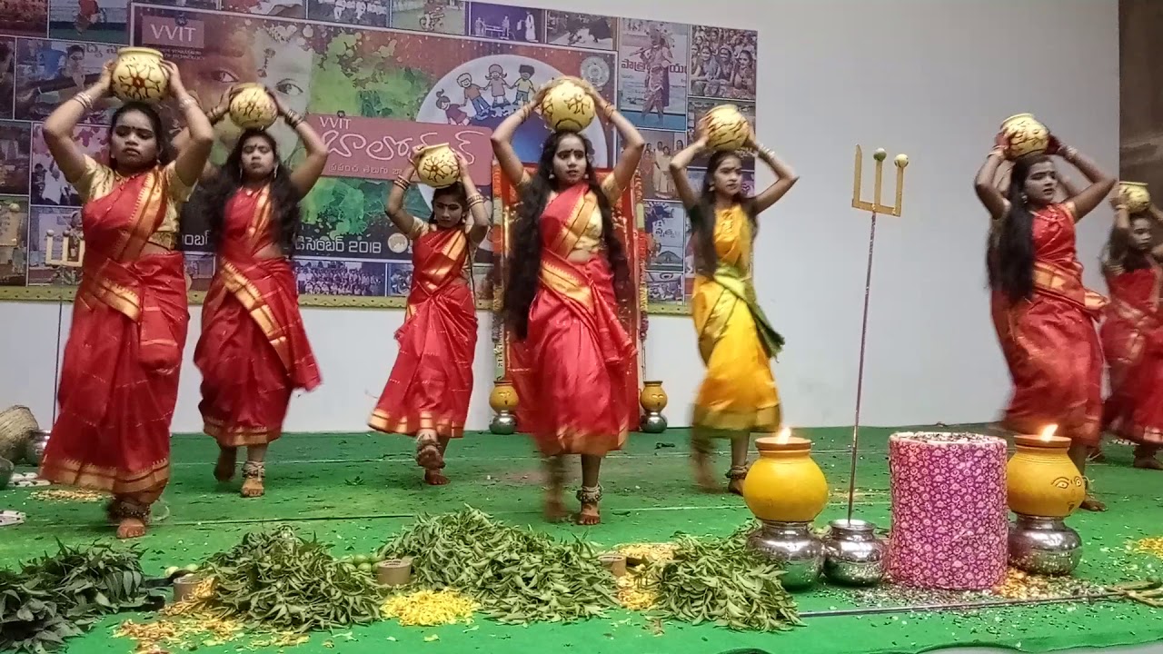 Bonalu song dance by sri vidya students in Vvit