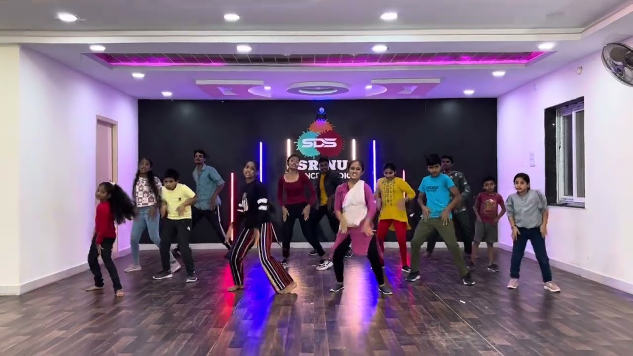 Badtameez Dil song dance cover || easy steps for sangeeth || srinudancestudio ||