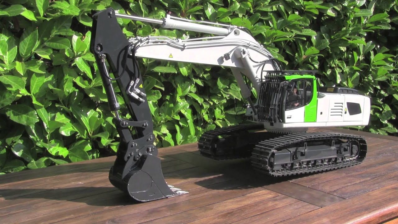 RC EXCAVATOR LIEBHERR 956 DEMONSTRATION OF THE QUICK COUPLER