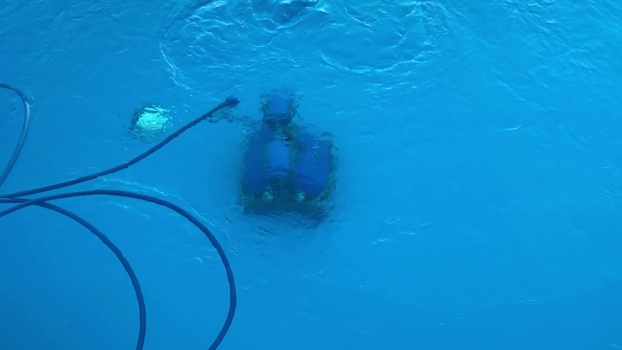 Delfin M400 odkurzacz basenowy