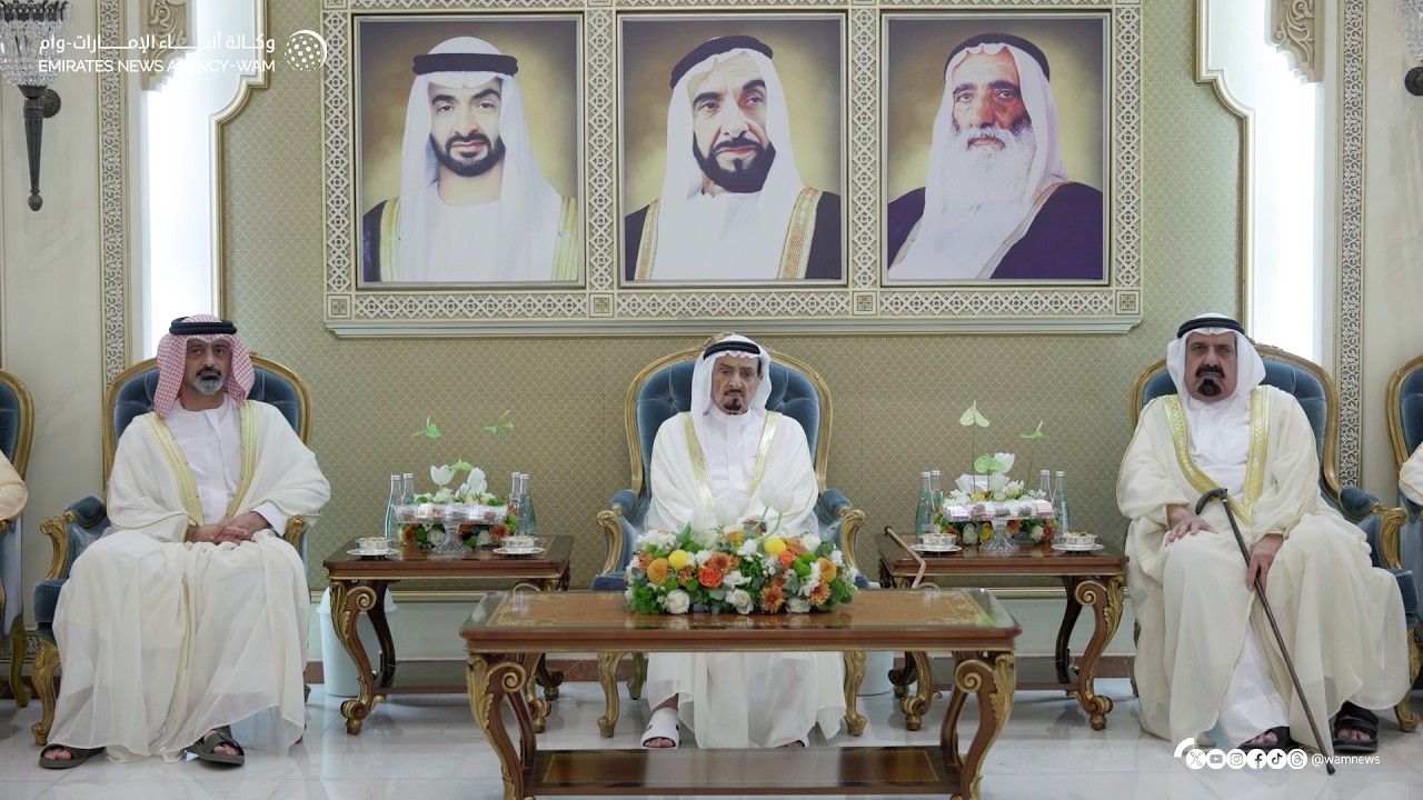 حاكم عجمان وولي عهده يستقبلان المهنئين بعيد الفطر