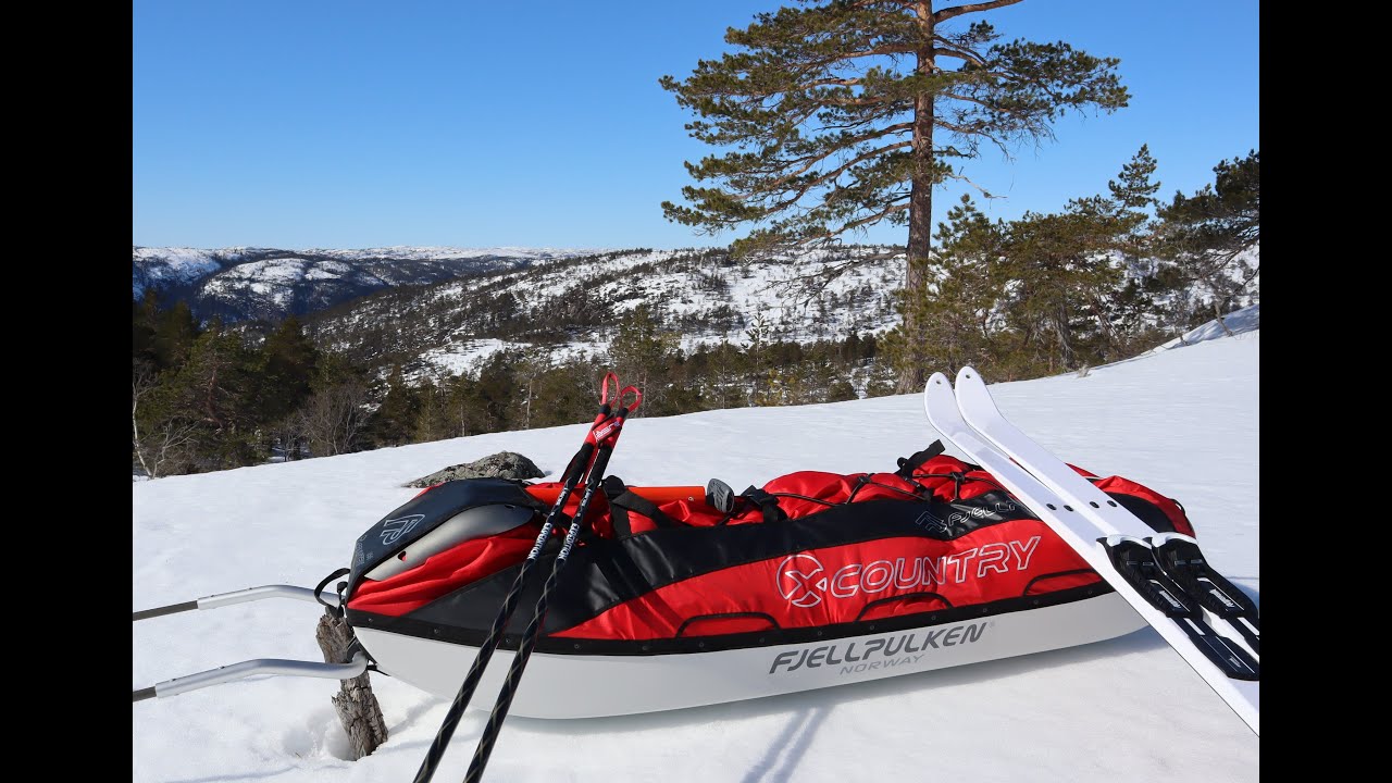 Norwegian mountains, skis, sledge and blue sky, this must be perfect...