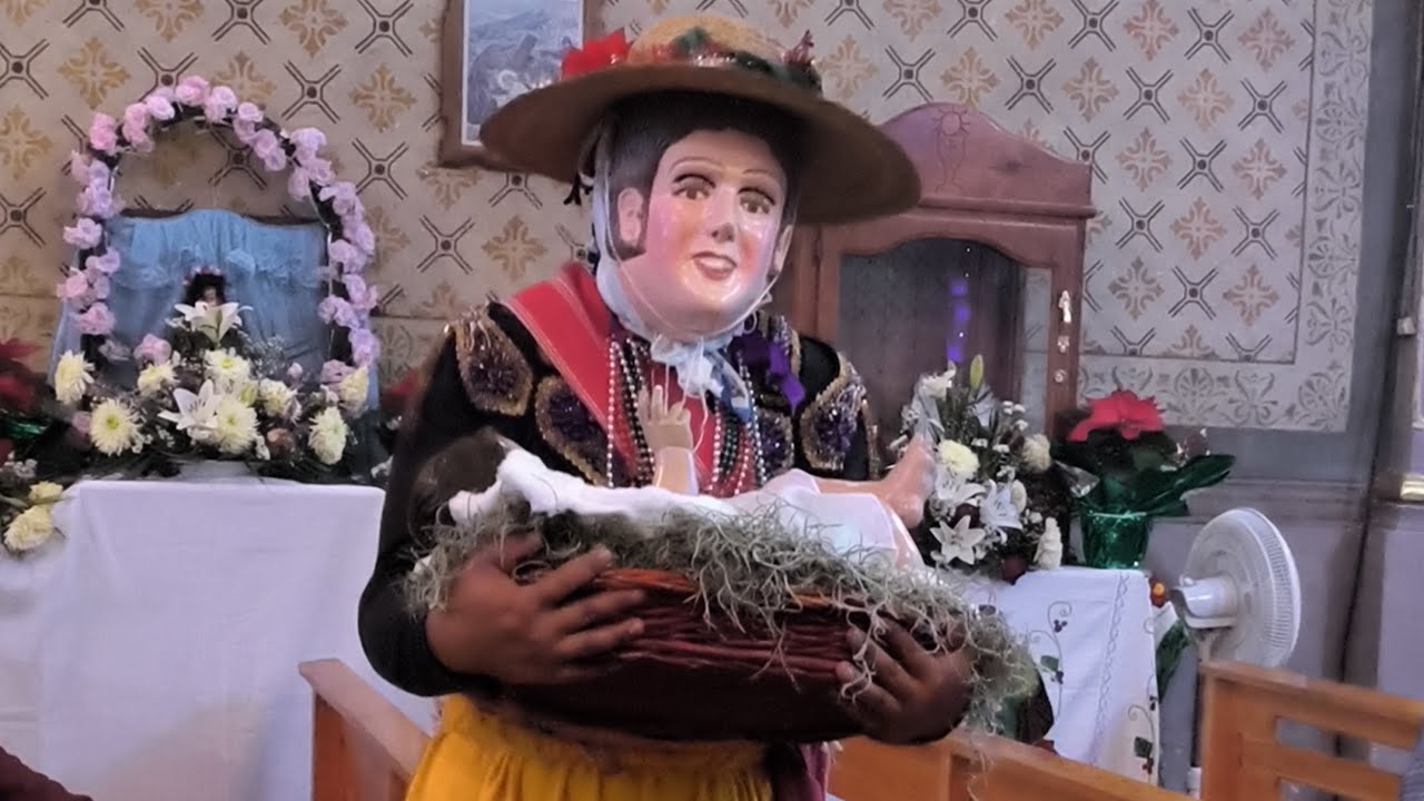 Baile de la pastorela, en el templo de la isla pacanda a&ntilde;o nuevo