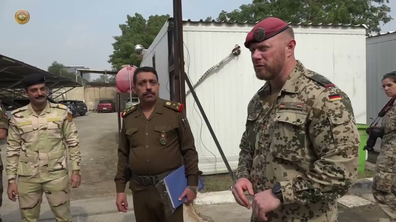 قائد بعثة حلف الناتو في العراق يزور مركز إعداد وتطوير الملاكات التعليمية