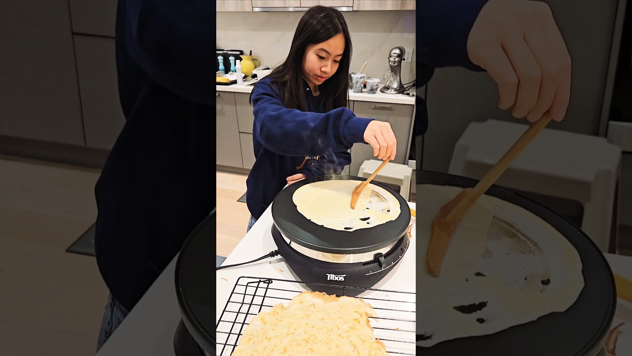 Best Crepes Maker #foodie #crepes #christmas #desserts