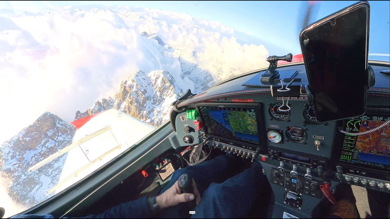 Un volo fra foschia cime e nubi