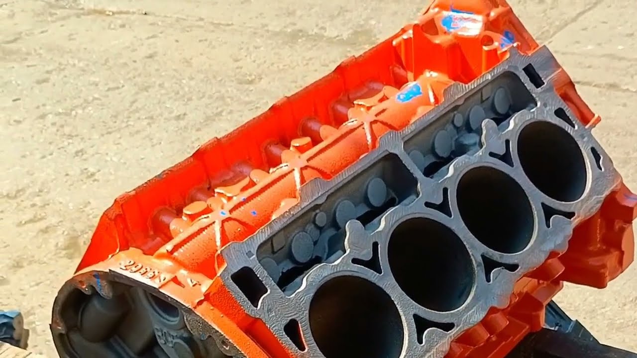 Así se ve un Bloque de  motor después de salir de fundición -  Monoblock 8 cilindros de Challenger 