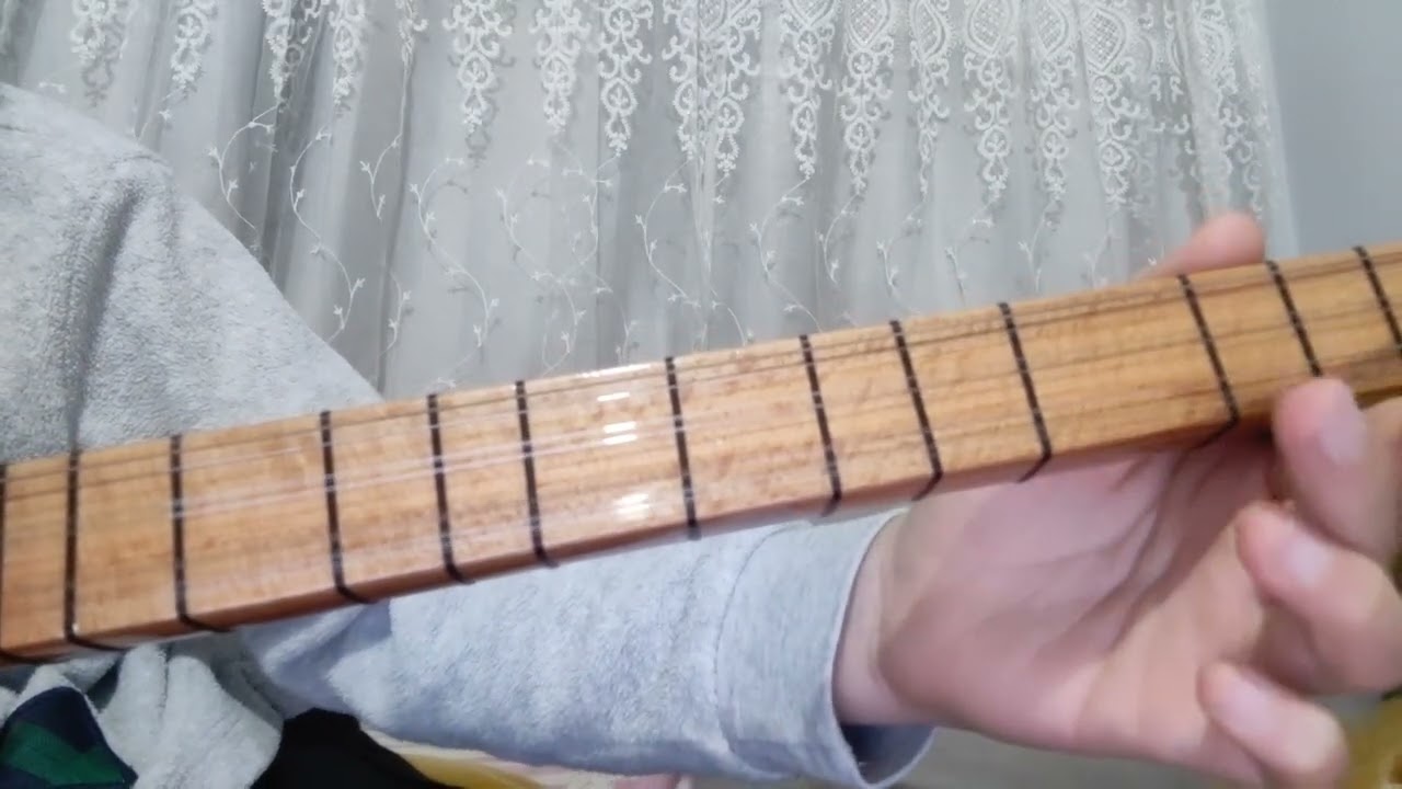 Uzun sap çayır çimen ve ne ağlarsın saz