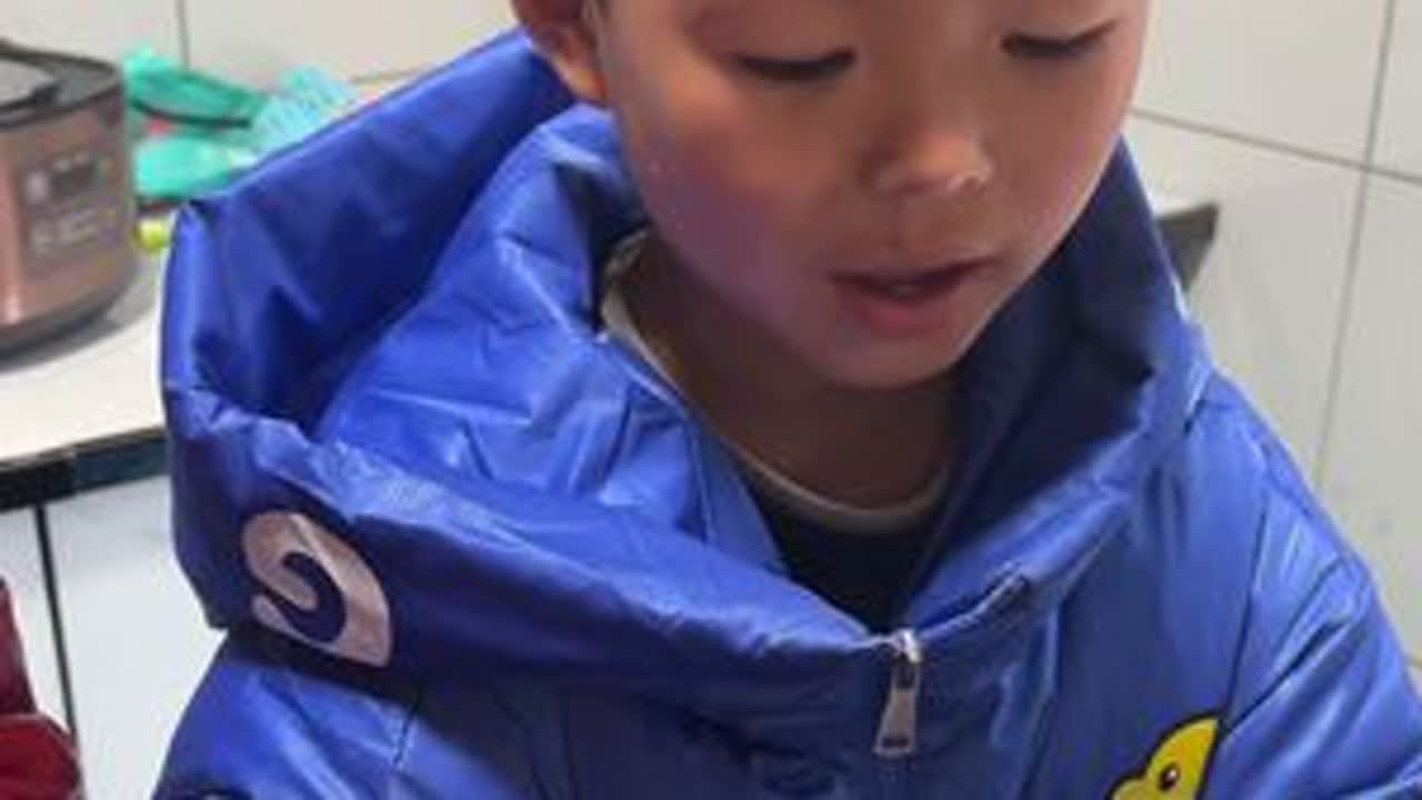 #记录真实生活 #留守宝妈 老二懂事知道和我一起干活了