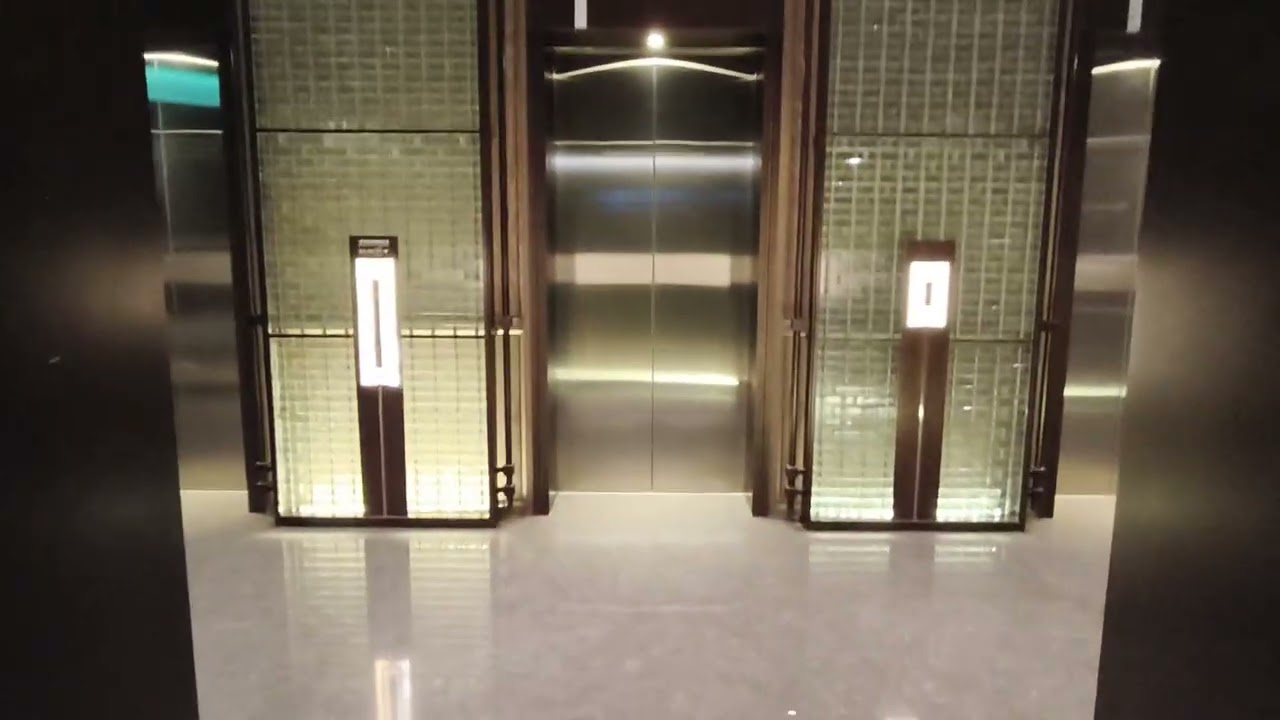GFC lift - Hilton hotel at Taipei (another recording)