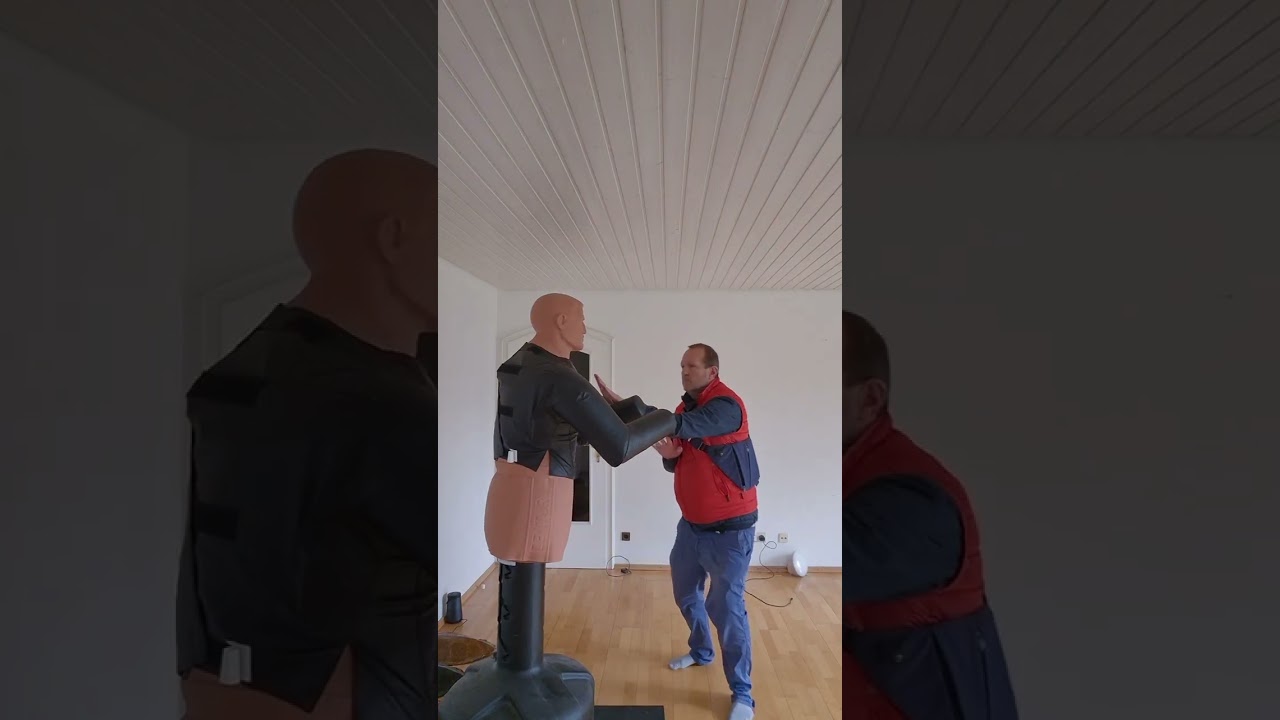 Crossing move - an original tactic of old-style karate.