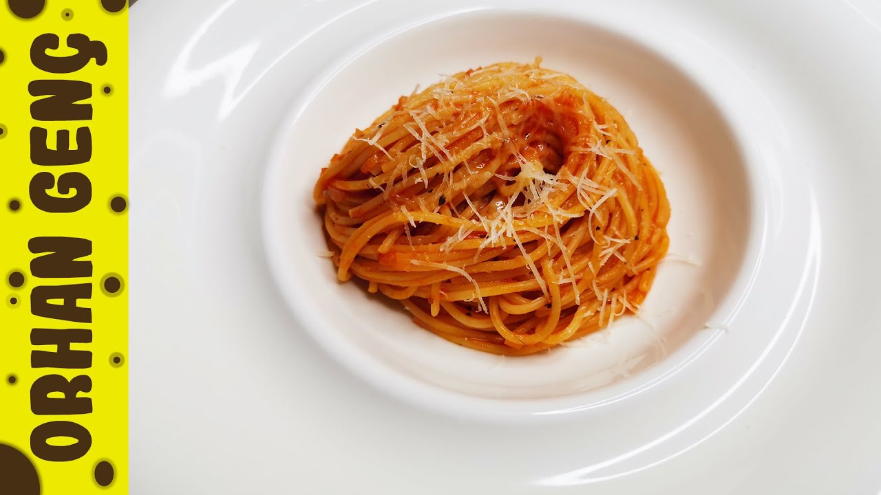 Gerçek İtalyan Domates Soslu Spagetti Tarifi 