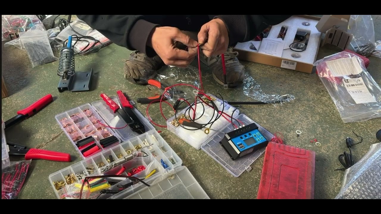 アルファZ ソーラーパネル取り付け作業