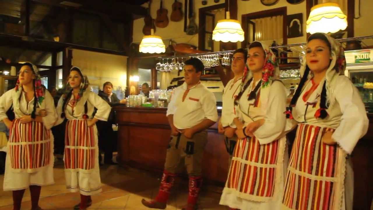 Makedonya Halk Oyunu Gösterisi