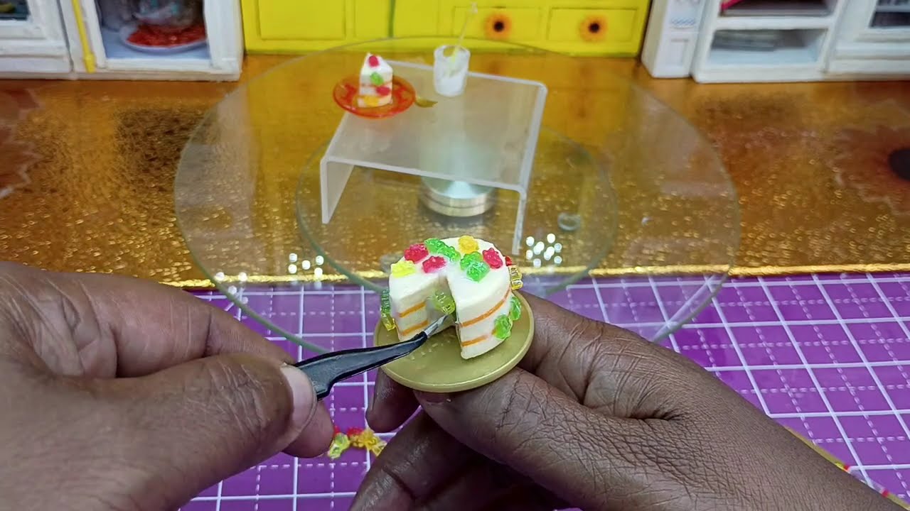 (Video: S. 4 Ep. 116) MGA's HARIBO Gummy Bears Cake DIY, High End Luxury.