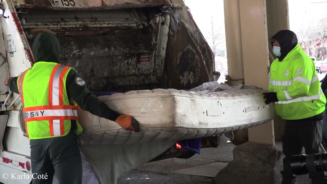Homeless residents' tents cleared out by DSNY and NYPD
