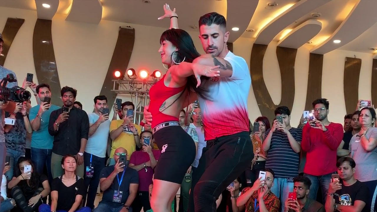 KIKE & NAHIR INDIA AFROLATIN  Esme “Amantes”