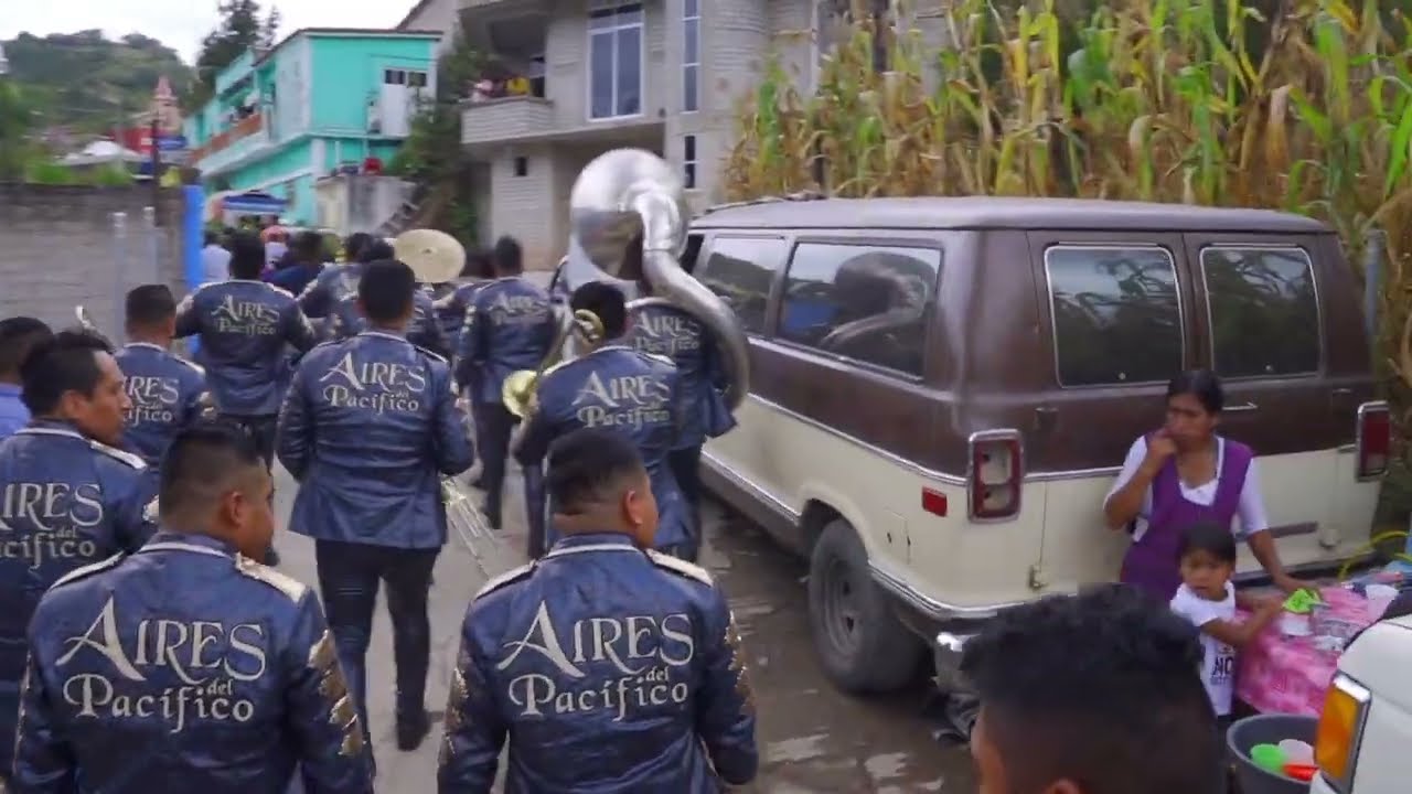 ASI RECIBIERON A LA BANDA AIRES DEL PACIFICO EN SAN ANDRE MONTAÑA