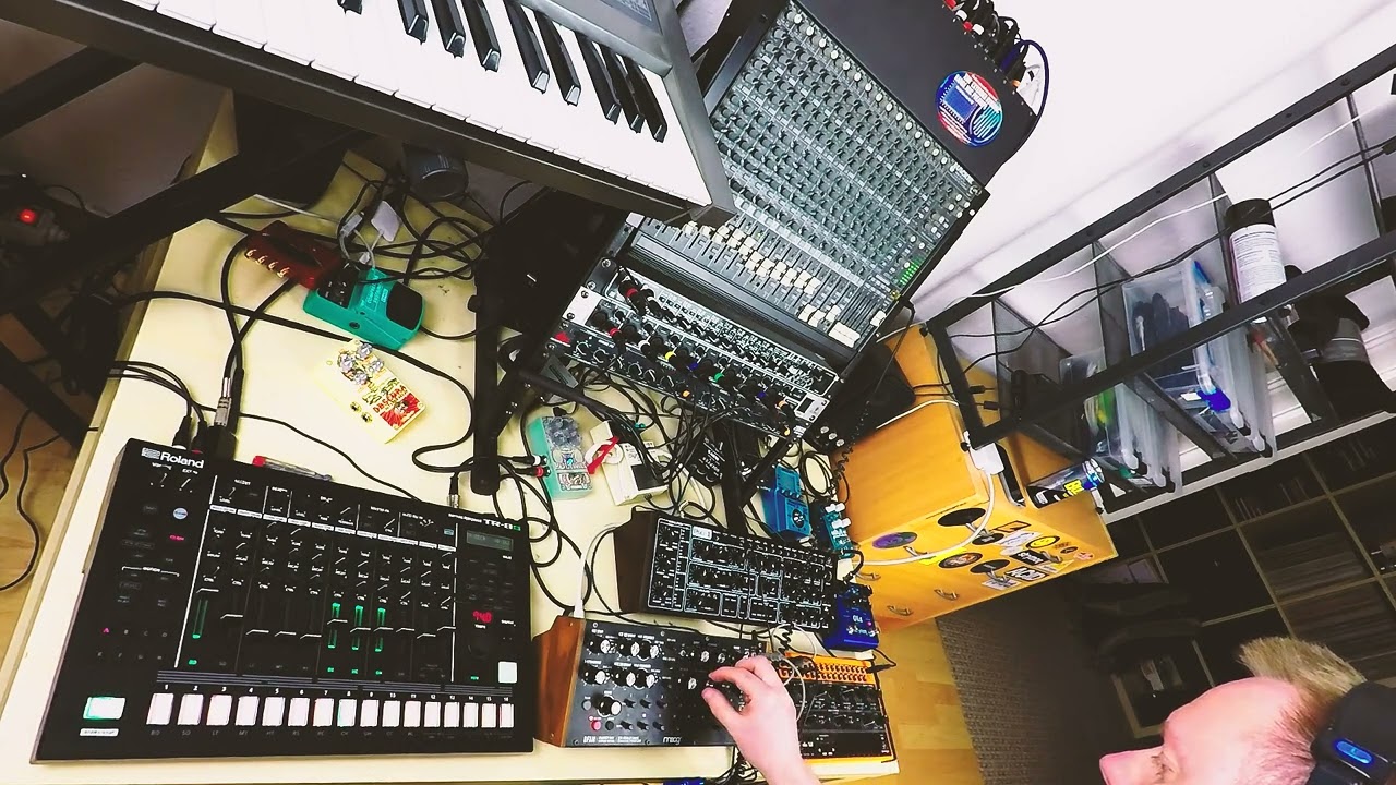 Saturday night Techno Jam 12052024 roland tr8s moog dfam behringer pro1 crave