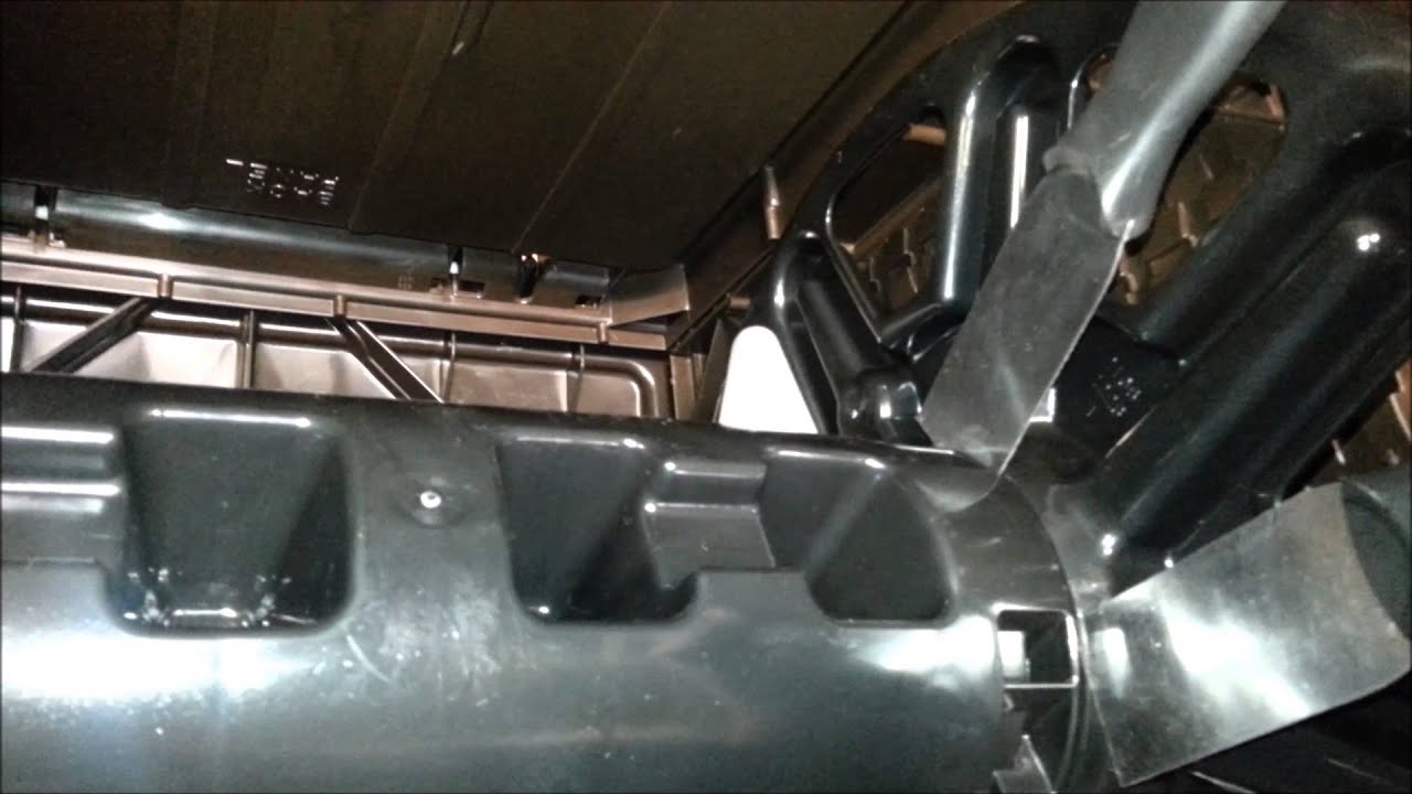 Disassemble crossbrace SMT205