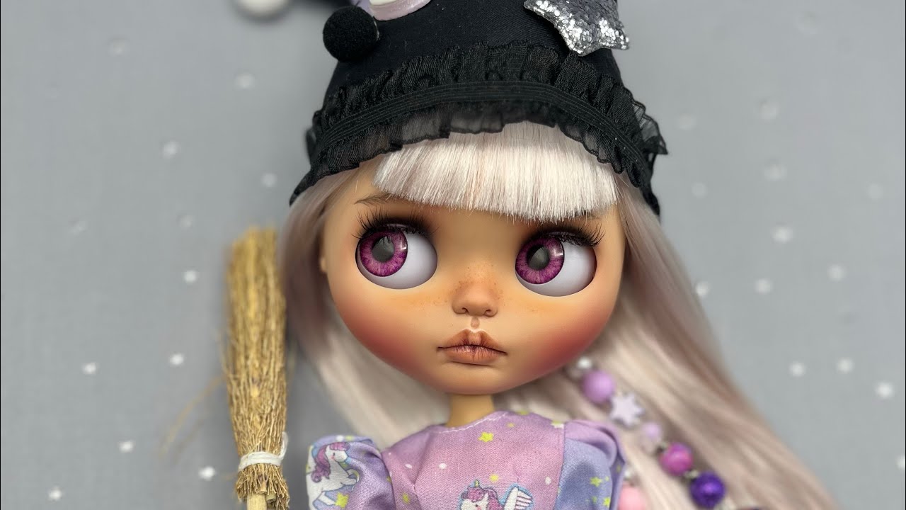 Personalizo y empaqueto una muñeca blythe kuromi🖤💜