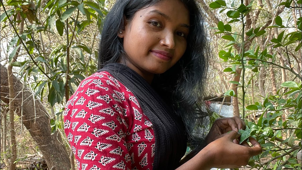 বৃষ্টি হলেই মনটা কেমন যেন খিচুড়ি খিচুড়ি করে😋কিন্তু মা পছন্দ করে না 👎ভাইয়েরও অপছন্দ 👎😟