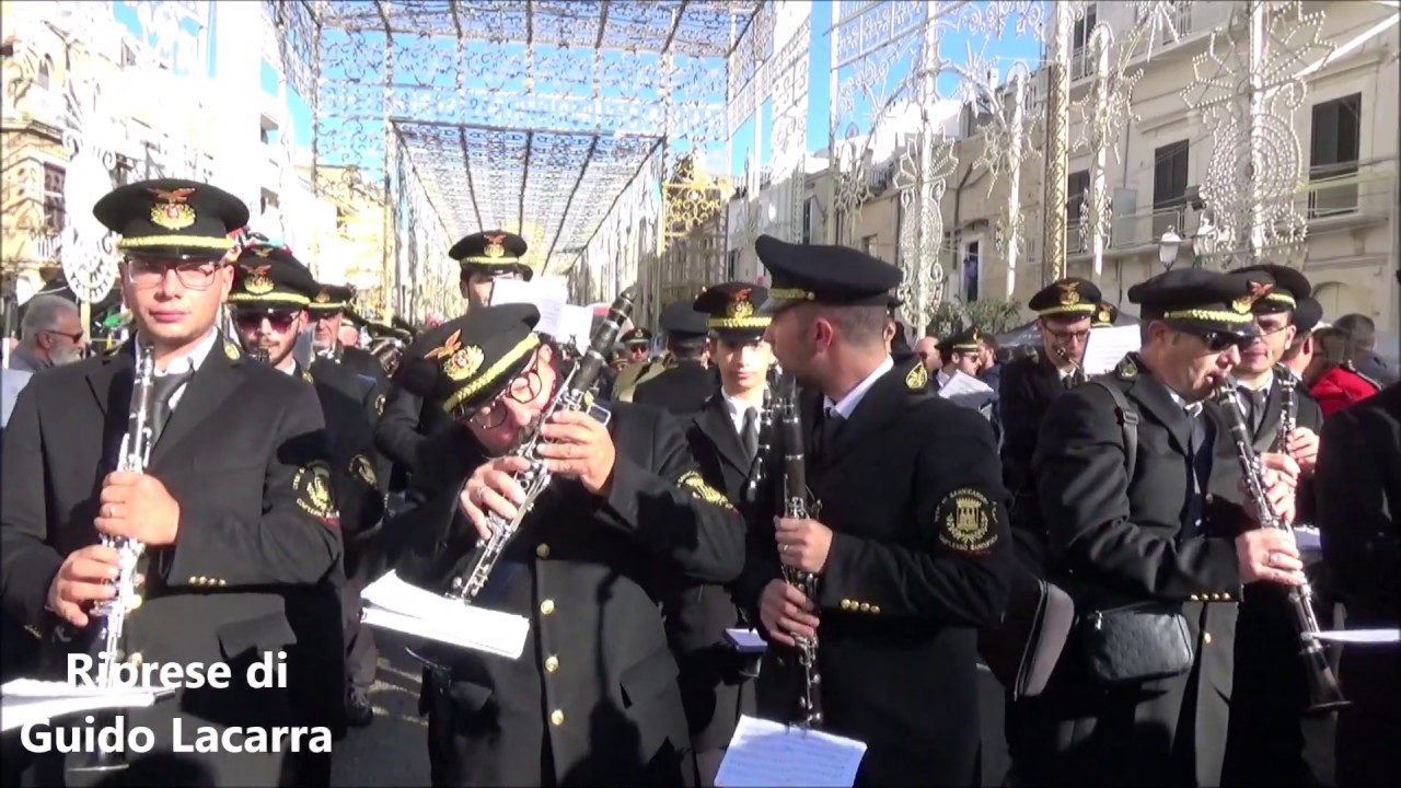Arrivo delle bande in piazza|Adelfia, 10 Novembre 2019|