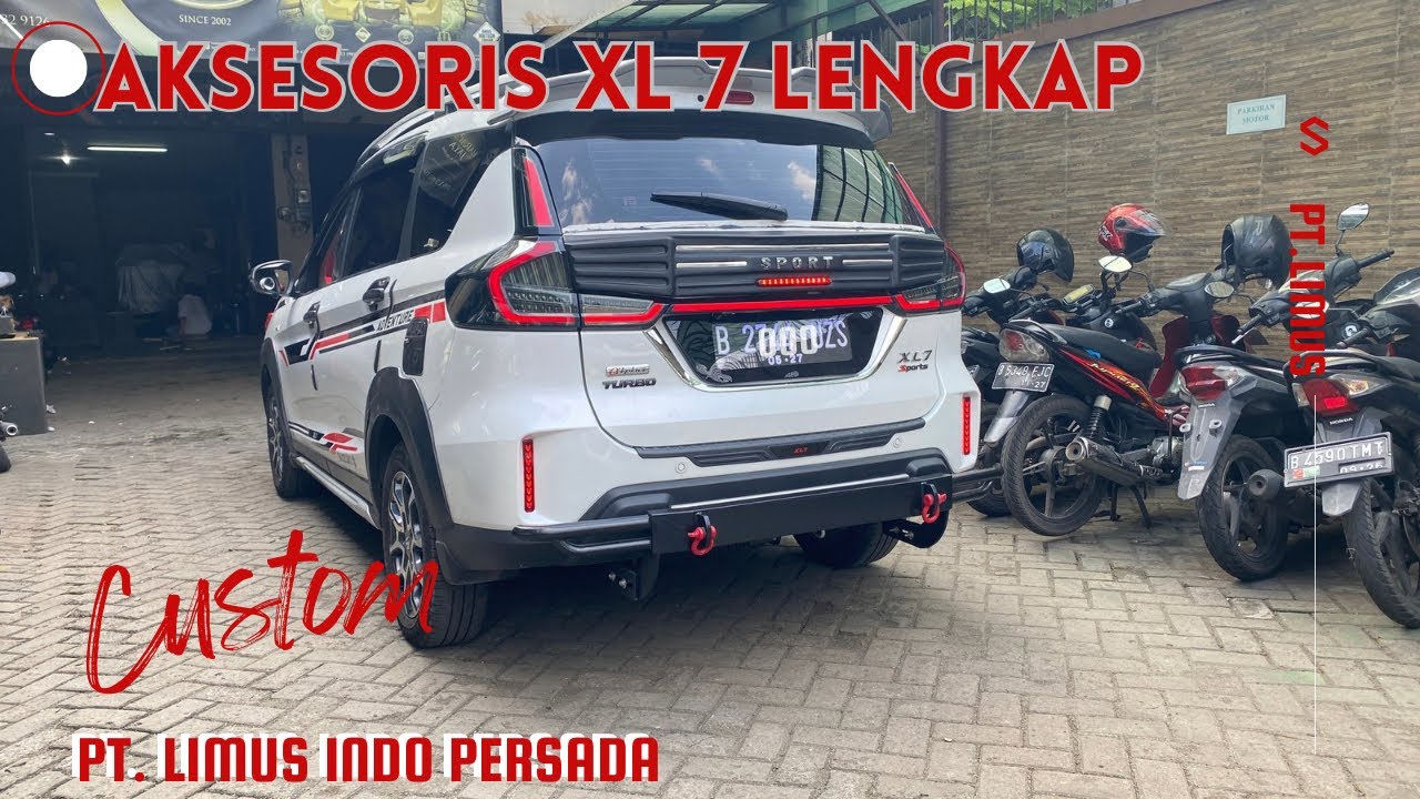 Pemasangan aksesoris mobil Suzuki XL7 Lengkap Garnish BackDoor | PT Limus Indo Persada